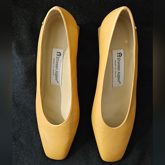 Etienne Aigner Women's Yellow Pumps - Picture 1 of 8